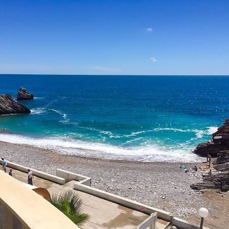 Beach Apartment Рафаиловичи Екстериор снимка