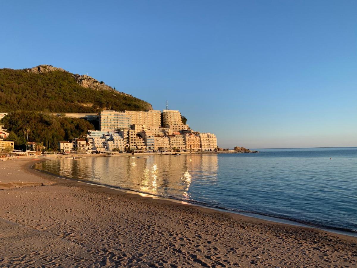 Beach Apartment Рафаиловичи Екстериор снимка